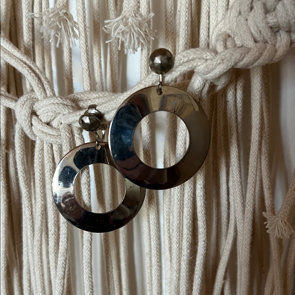 Mod Vintage Silver Tone Sarah Coventry Hoop Drop Clip Earrings